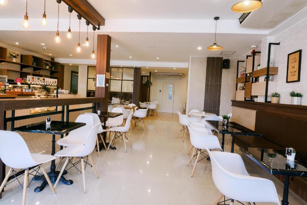 City Park Hotel Phatthalung Exterior photo