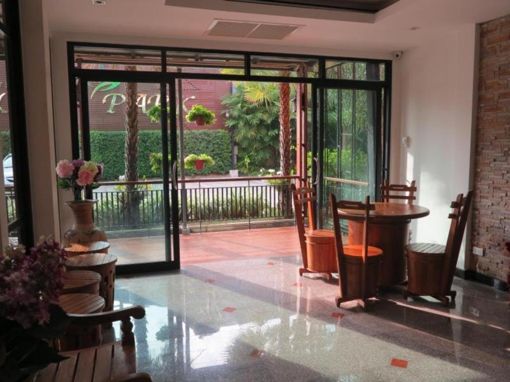 City Park Hotel Phatthalung Exterior photo