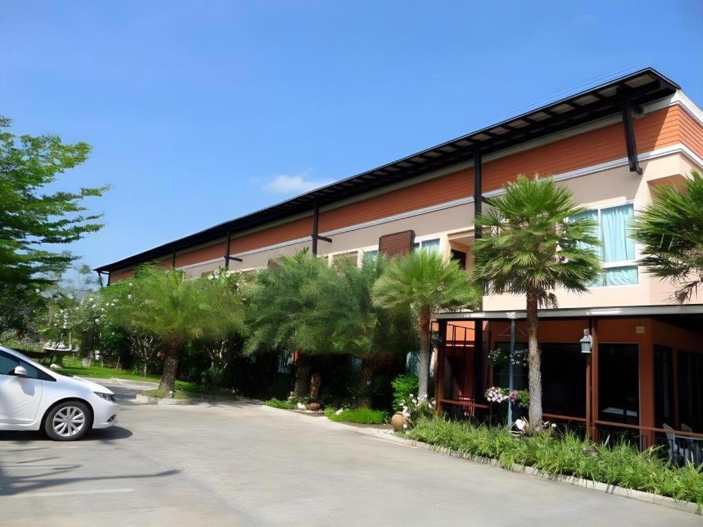 City Park Hotel Phatthalung Exterior photo