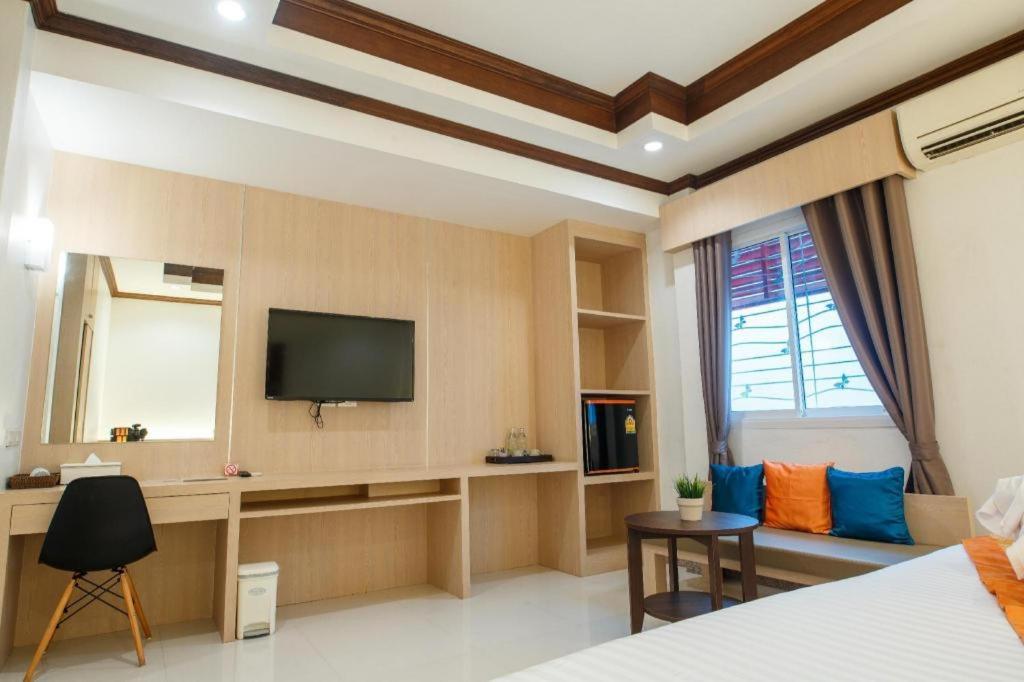 City Park Hotel Phatthalung Exterior photo