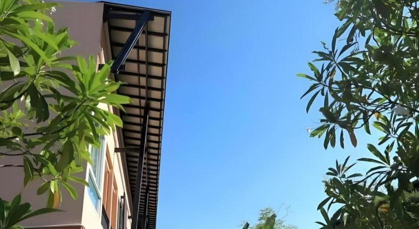 City Park Hotel Phatthalung Exterior photo