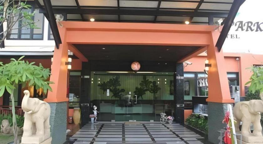 City Park Hotel Phatthalung Exterior photo
