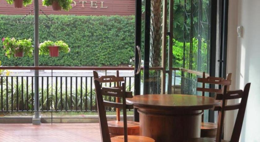 City Park Hotel Phatthalung Exterior photo